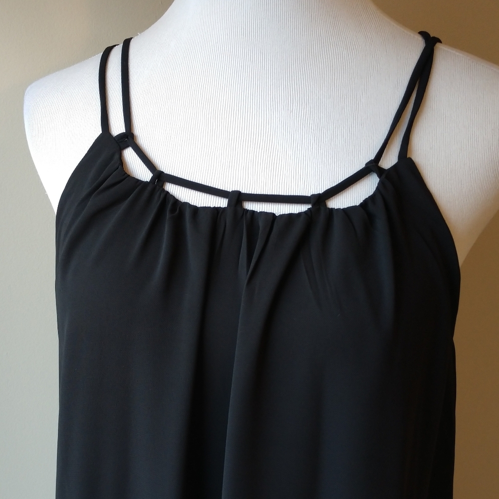 Little Black Dress 💫 - Picture 3 of 8